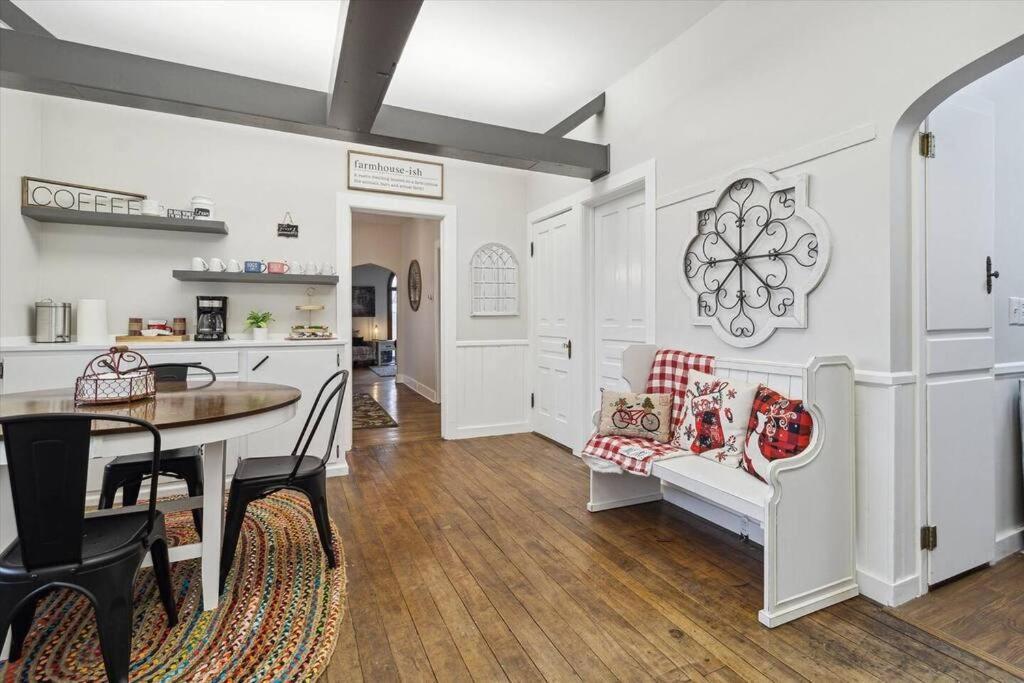 Apartment Near Little Bavaria *