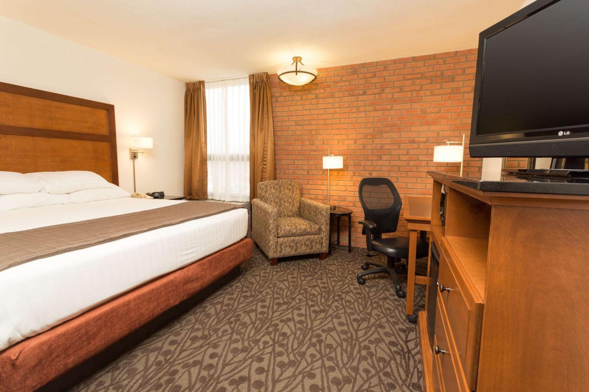Drury & Hotel
