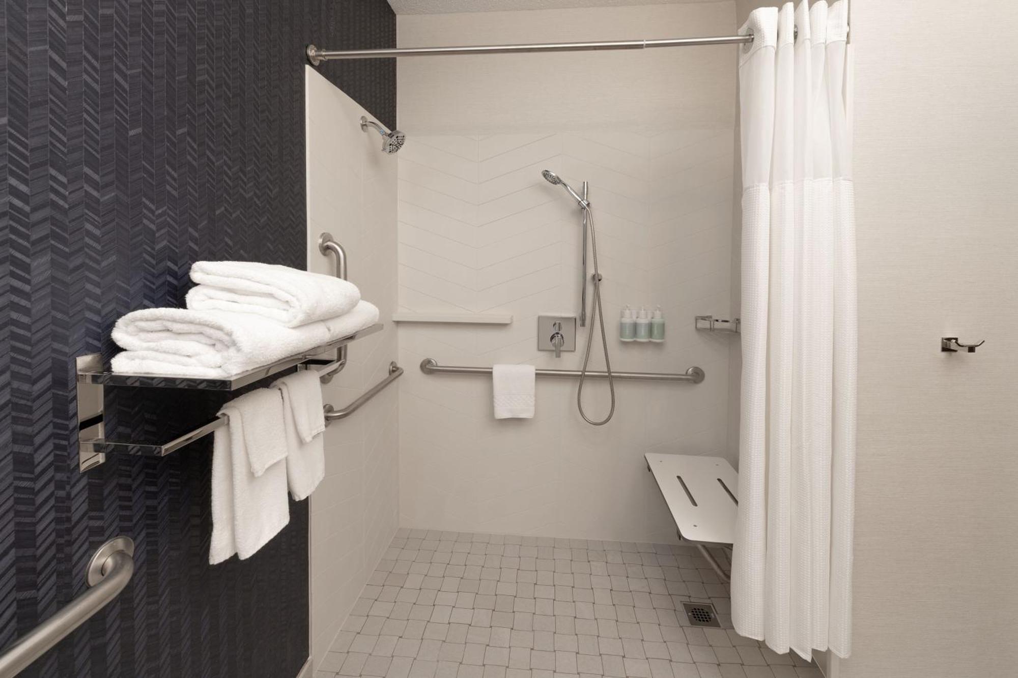 Fairfield & By Marriott Hotel 3*