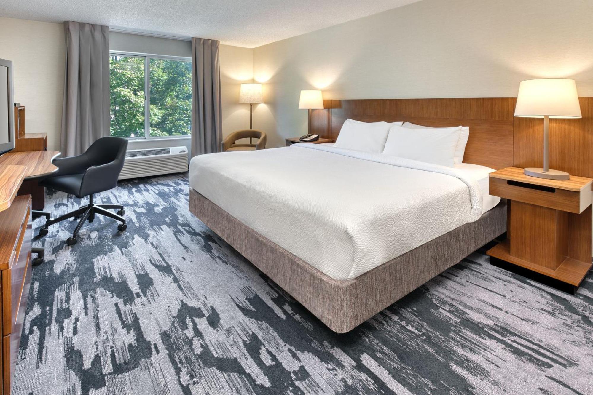 Fairfield & By Marriott