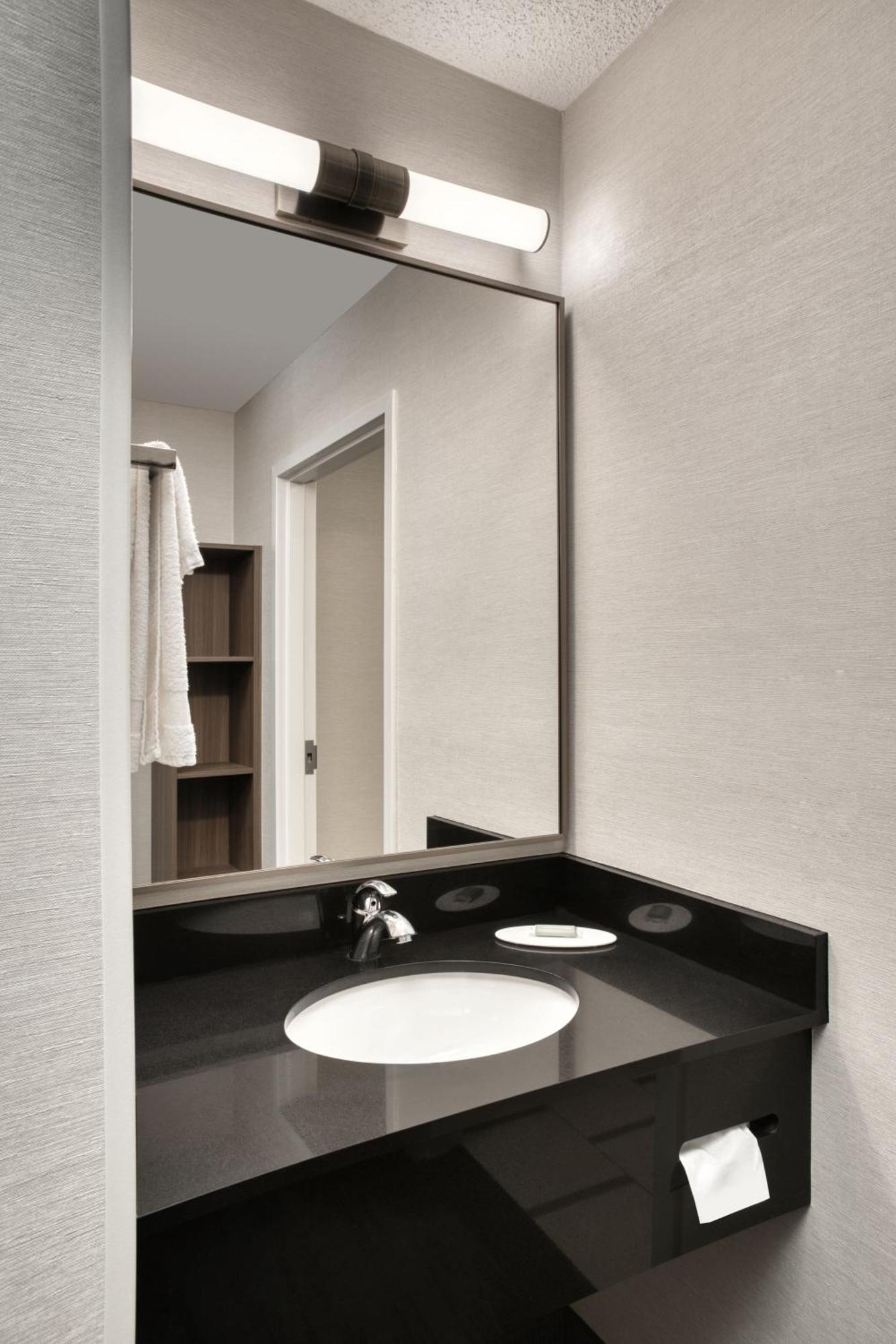 Hotel Fairfield & By Marriott 3*