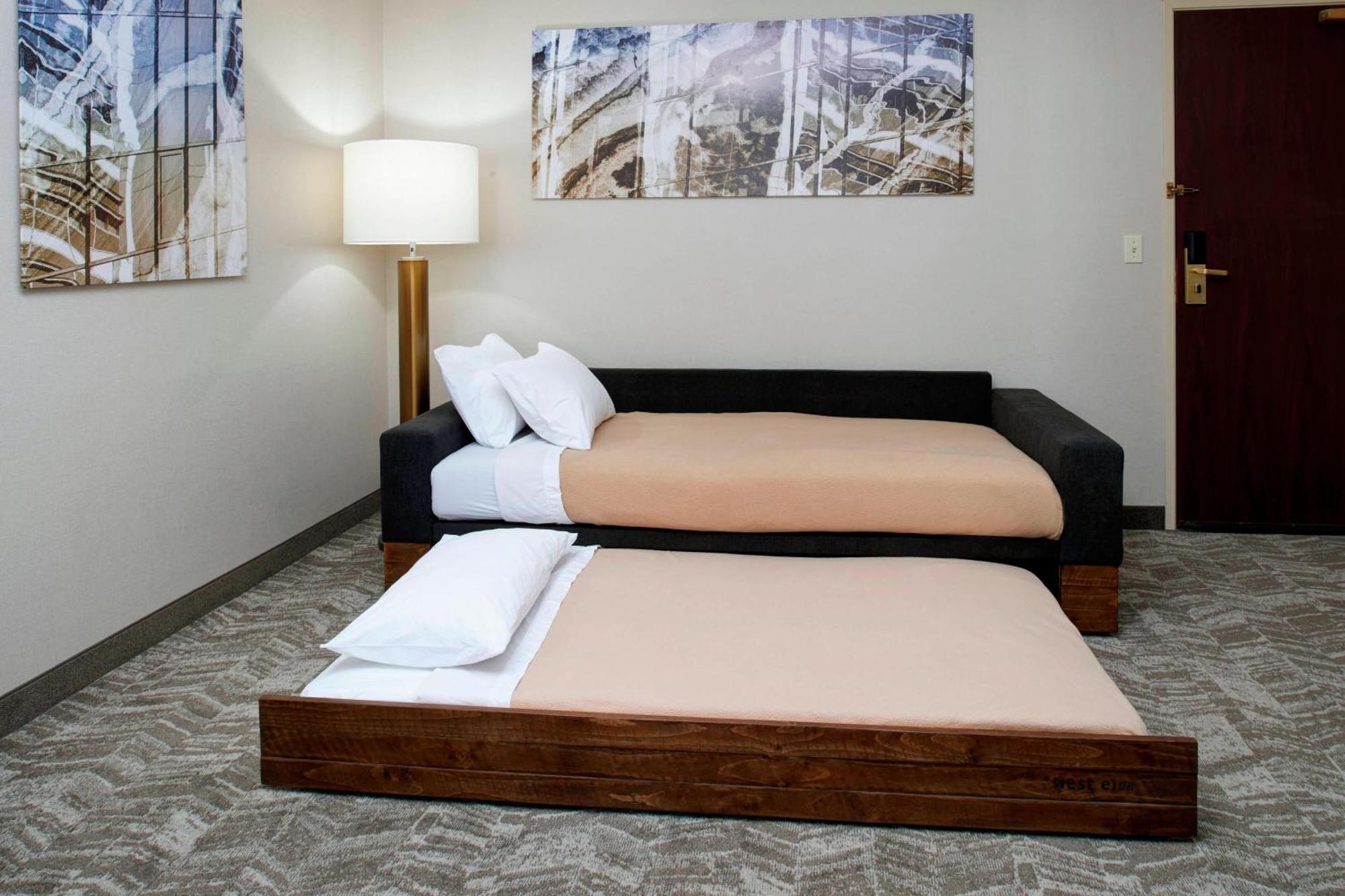 Springhill By Marriott 3*