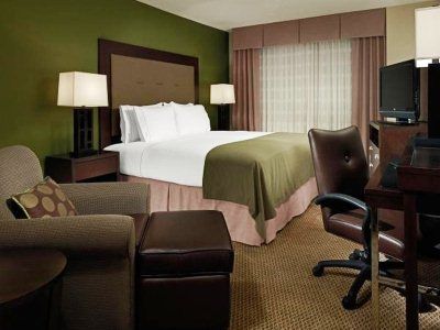 Express By Ihg Hotel 3*