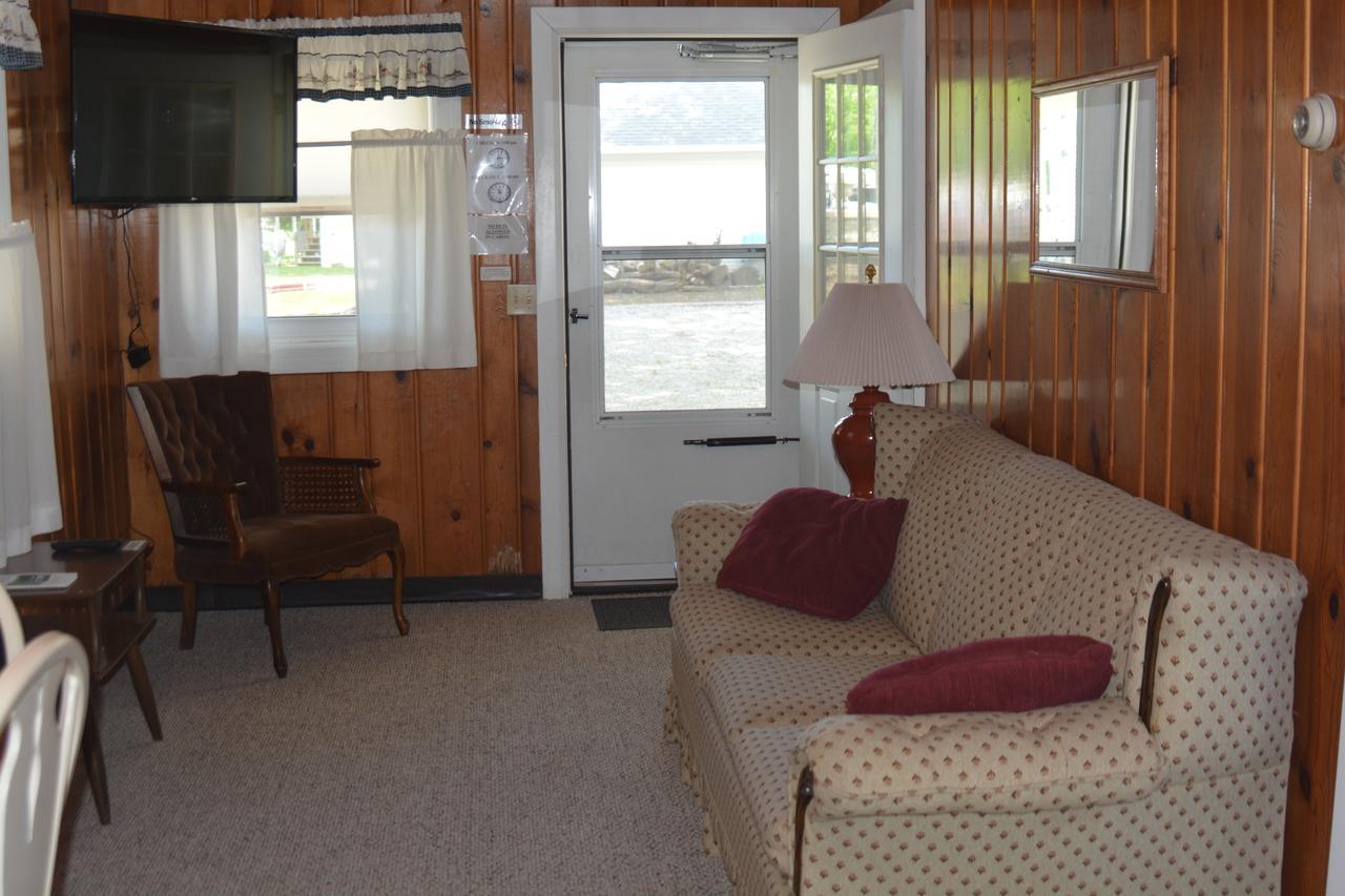 Whalens Grindstone Shores Inc. Lodge