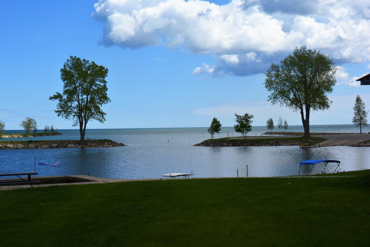 Whalens Grindstone Shores Inc. Lodge