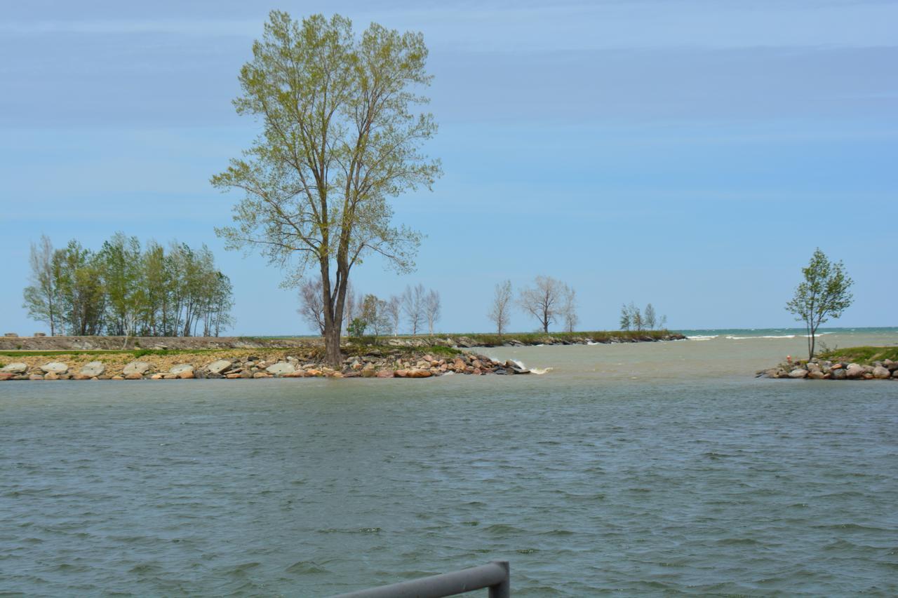 Whalens Grindstone Shores Inc. Lodge