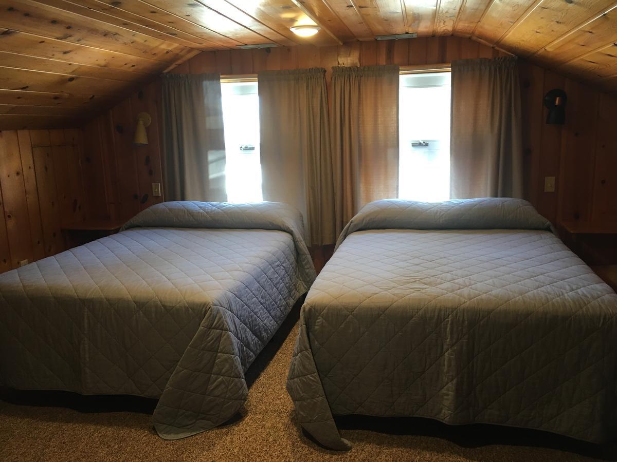 Whalens Grindstone Shores Inc. Lodge *