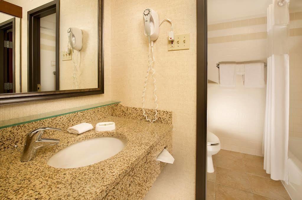 Hotel Drury &
